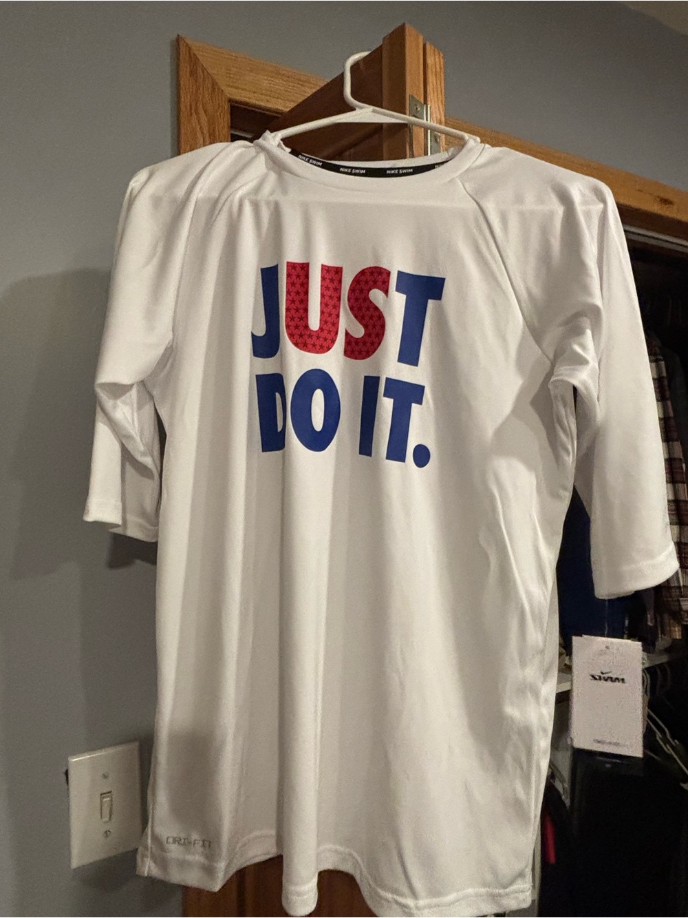 Nike Men’s White 'Just Do It.' Graphic Performance Shirt